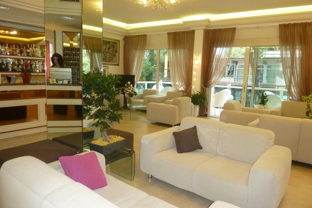 Hotel Astra 3*