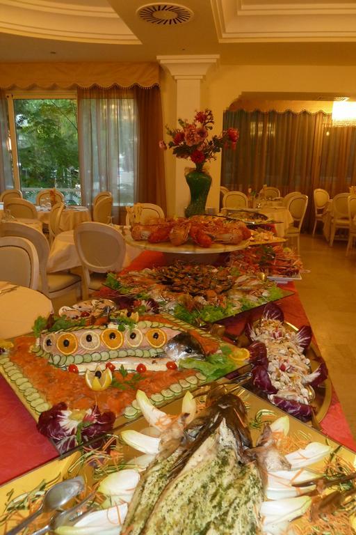 Astra Hotel 3*