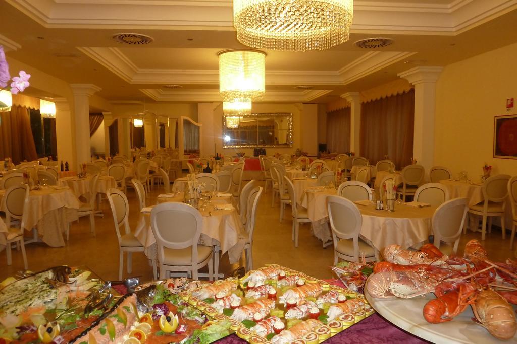 Astra Hotel 3*